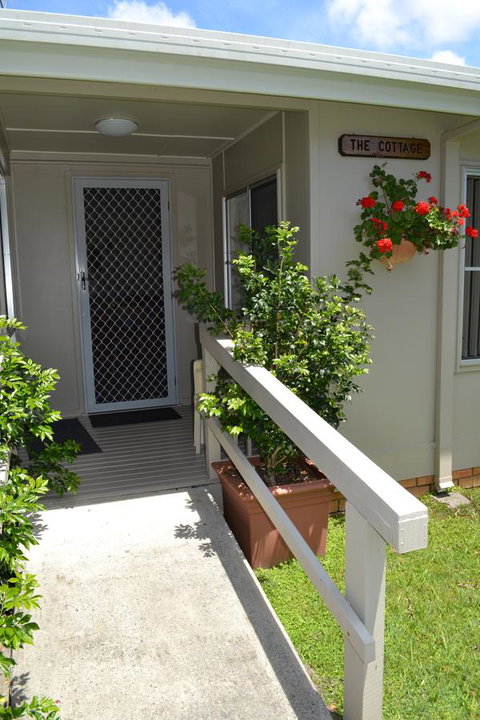 Sundial Holiday Units - Accommodation NSW 22