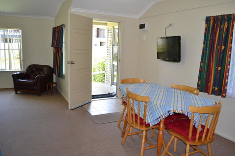 Sundial Holiday Units - Accommodation NSW 26