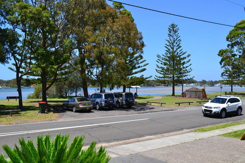 Sundial Holiday Units - Accommodation NSW 38