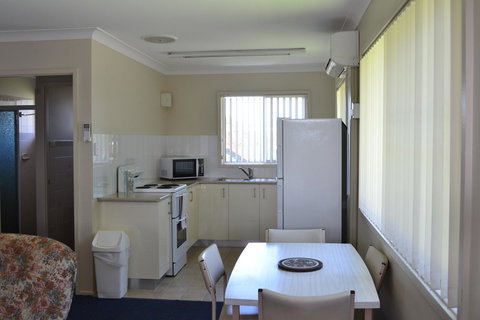 Sundial Holiday Units - Accommodation NSW 39