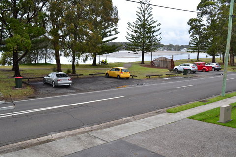 Sundial Holiday Units - Accommodation NSW 35