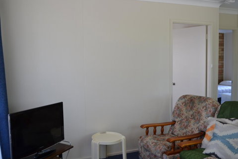Sundial Holiday Units - Accommodation NSW 37