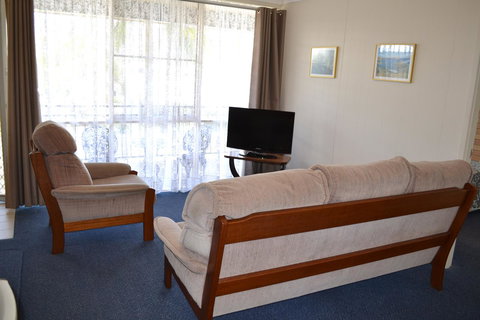 Sundial Holiday Units - Accommodation NSW 16