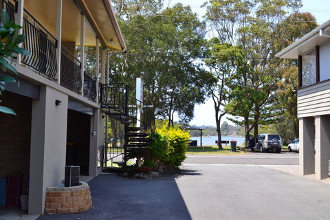 Sundial Holiday Units - Accommodation NSW 15