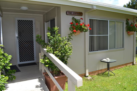 Sundial Holiday Units - Accommodation NSW 25