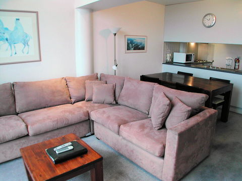 Lantern 1 Bedroom Balcony With Panoramic View - Accommodation NSW 20