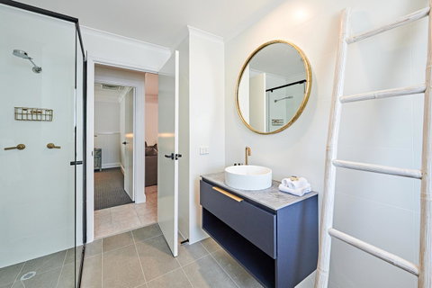 The Lord Byron - Accommodation NSW 17