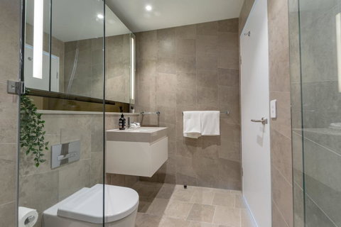 High Rise Apt In Heart Of Sydney Wt Harbour View - Accommodation NSW 15