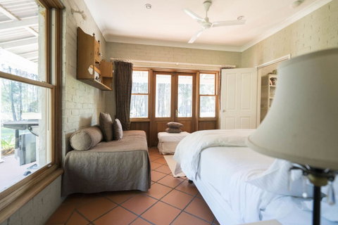Thistle Hill Guesthouse - Walk To Many Wineries And Restaurants - Accommodation NSW 36