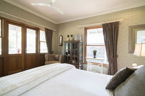 Thistle Hill Guesthouse - Walk To Many Wineries And Restaurants - Accommodation NSW 25