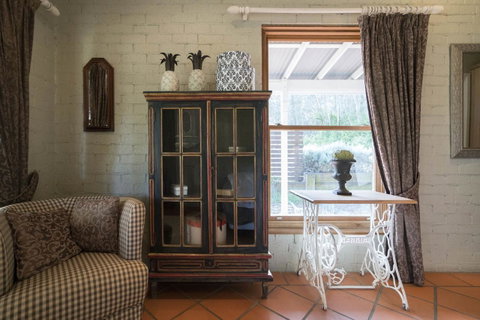Thistle Hill Guesthouse - Walk To Many Wineries And Restaurants - Accommodation NSW 24
