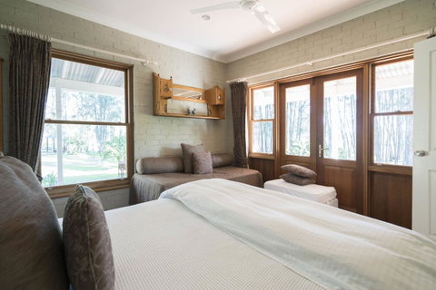 Thistle Hill Guesthouse - Walk To Many Wineries And Restaurants - Accommodation NSW 37