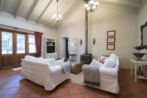 Thistle Hill Guesthouse - Walk To Many Wineries And Restaurants - Accommodation NSW 31