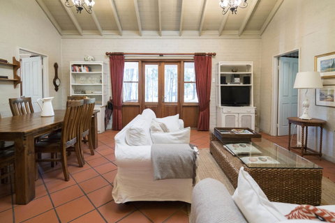 Thistle Hill Guesthouse - Walk To Many Wineries And Restaurants - Accommodation NSW 33