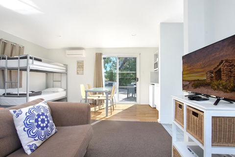 Huskisson Holiday Motel Cabins - Accommodation NSW 1