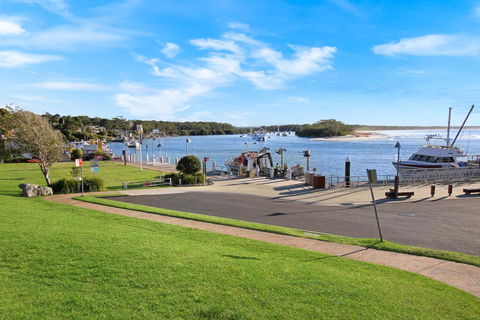 Huskisson Holiday Motel Cabins - Accommodation NSW 4