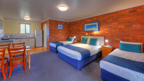 Pelican Motor Inn - Accommodation NSW 4