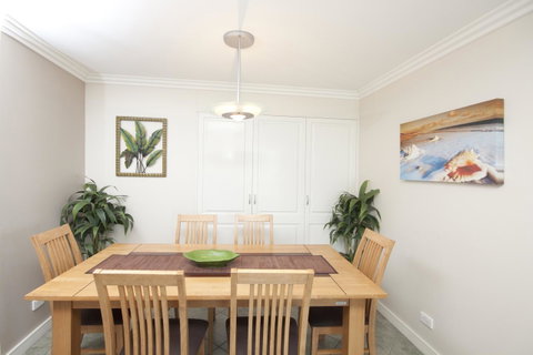 Sails Apartments - Accommodation NSW 20