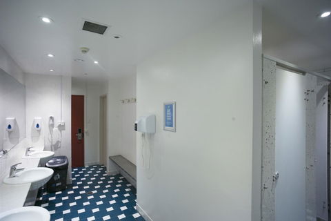 YHA Sydney Central - Accommodation NSW 7