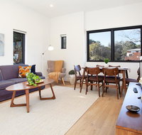 Stylish Apartment With Garage Near Bondi Beach - Accommodation NSW