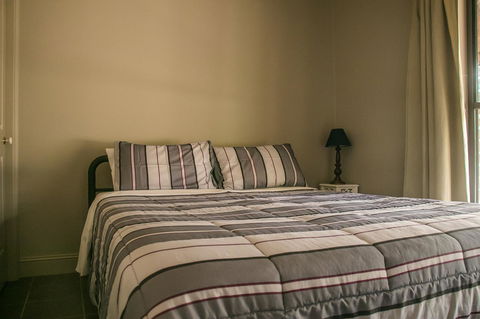 Ironstone Estate Lovedale - Accommodation NSW 13