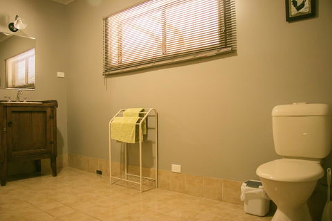 Ironstone Estate Lovedale - Accommodation NSW 9
