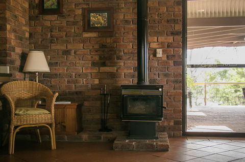 Ironstone Estate Lovedale - Accommodation NSW 8