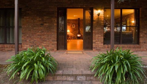 Ironstone Estate Lovedale - Accommodation NSW 38