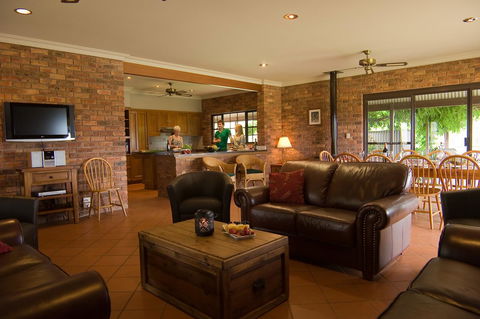 Ironstone Estate Lovedale - Accommodation NSW 30