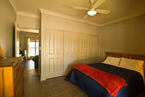 Ironstone Estate Lovedale - Accommodation NSW 33