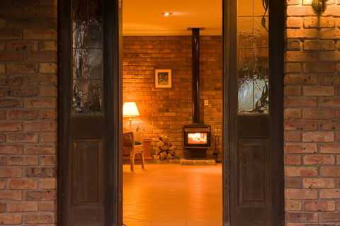 Ironstone Estate Lovedale - Accommodation NSW 39