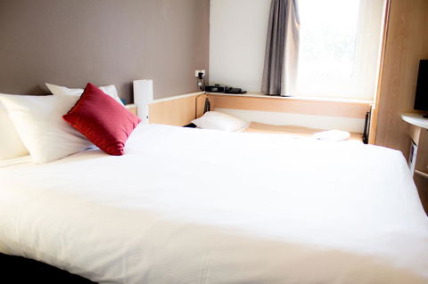 Ibis Newcastle - Accommodation NSW 2
