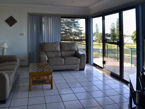 Oxley 8 At Tuncurry - Accommodation NSW 0