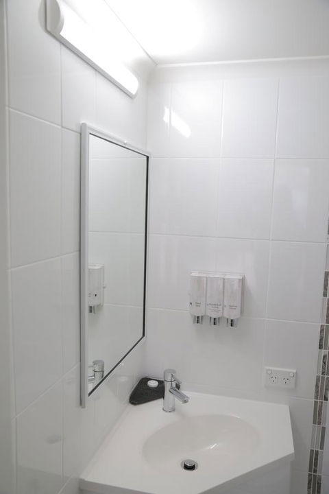 Sapphire Waters Motor Inn - Accommodation NSW 11