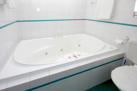 Sapphire Waters Motor Inn - Accommodation NSW 25