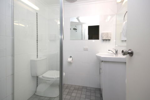 Sapphire Waters Motor Inn - Accommodation NSW 24