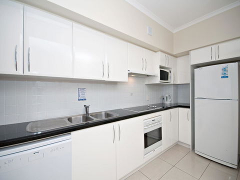 Messines Street, Breakwater Apartment, 104 - Accommodation NSW 4