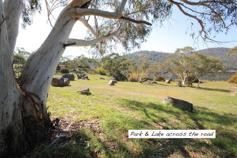 Full Circle Apartments - Accommodation NSW 33