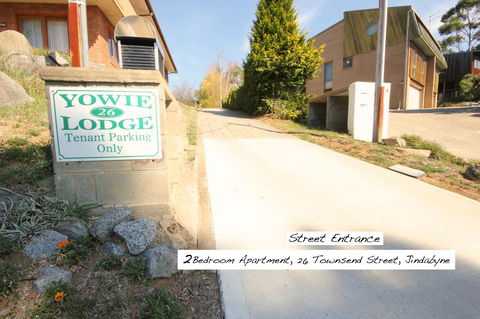 Full Circle Apartments - Accommodation NSW 32