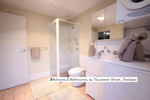 Full Circle Apartments - Accommodation NSW 14