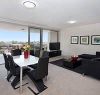 The Junction Palais - Modern and Spacious 2BR Bondi Junction Apartment Close to Everything - Accommodation NSW
