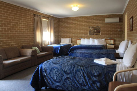Grand Manor Motor Inn - Accommodation NSW 1