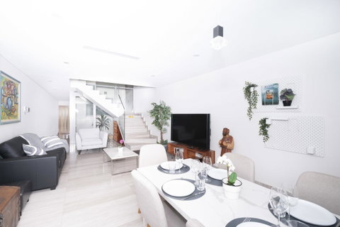 Luxury Villa Darlington - Vine - Accommodation NSW 7
