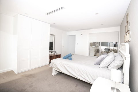 Luxury Villa Darlington - Vine - Accommodation NSW 36