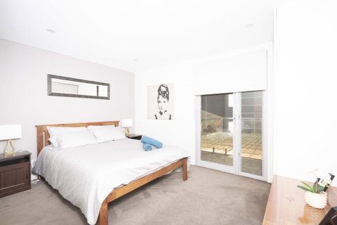 Luxury Villa Darlington - Vine - Accommodation NSW 25