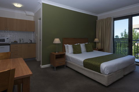 Leisure Inn Spires - Accommodation NSW 4
