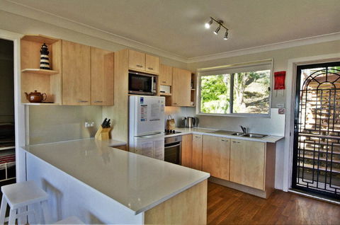 Coastwatch, 26 Comara Terrace - Accommodation NSW 2