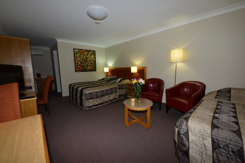 Winning Post Motor Inn - Accommodation NSW 20