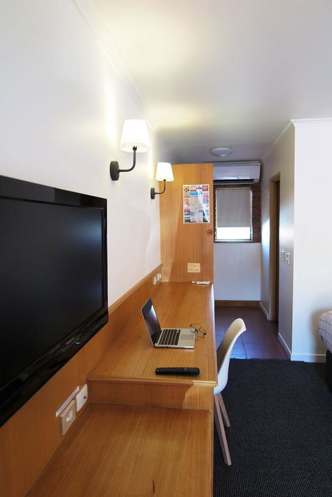 Summerhill Motor Inn - Accommodation NSW 11