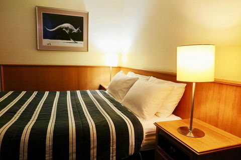 Summerhill Motor Inn - Accommodation NSW 5